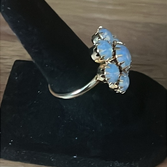 Vintage Gold Tone Opalescent Crystal Glass Flower Ring - Picture 8 of 10